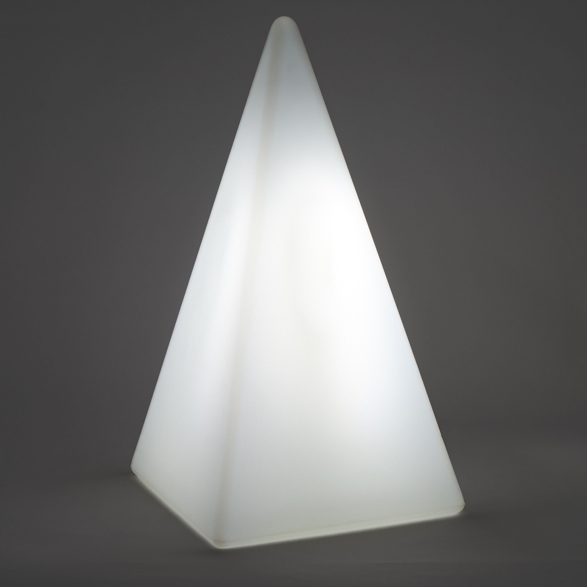 Leuchtobjekte & Lichtobjekte für Garten und Outdoor von EPSTEIN Design Leuchten Standleuchte Pyramide 70424