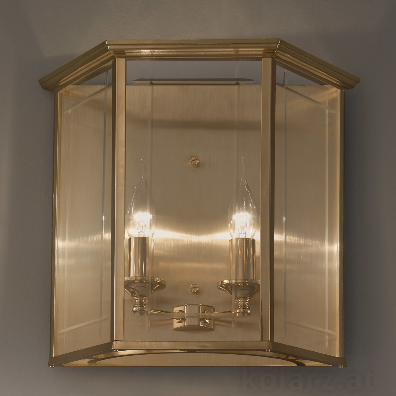 Wandleuchte ORANGERIE, Altmessing Länge 34 cm, Breite 38 cm, Ausladung 19 cm, 2 flg., E14, 60 W Wandleuchte ORANGERIE, Altmessing Länge 34 cm, Breite 38 cm, Ausladung 19 cm, 2 flg., E14, 60 W