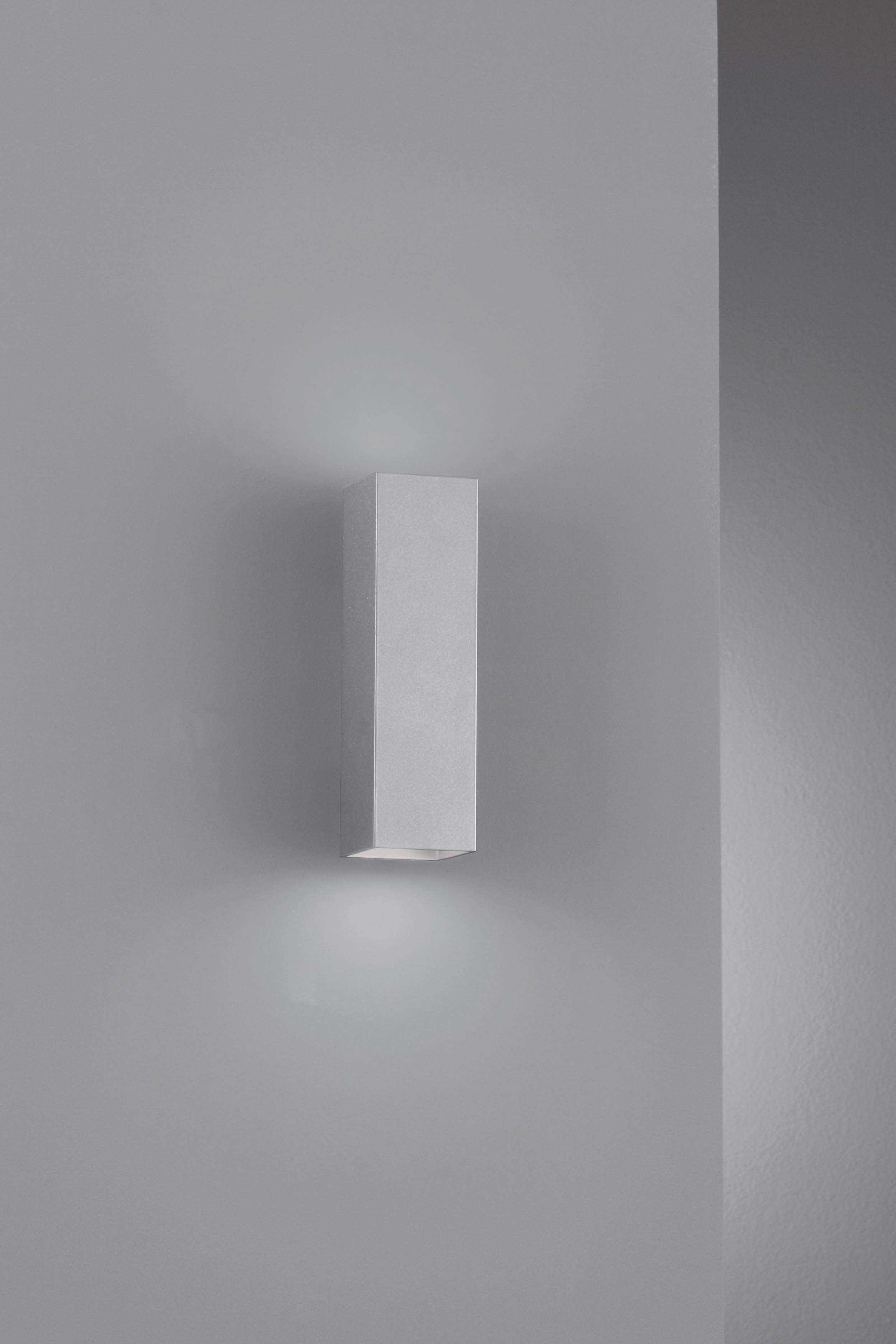 Moderne Wandleuchten & Wandlampen fürs Schlafzimmer von Böhmer Leuchten Wandleuchte Ely 34148