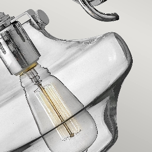 Serie CONGRESS VON ELSTEAD von Elstead von Elstead Congress 1 Light Wandleuchte aus klarem, gestuftem Glas - Chrom HK-CONGRESS1-B-CM