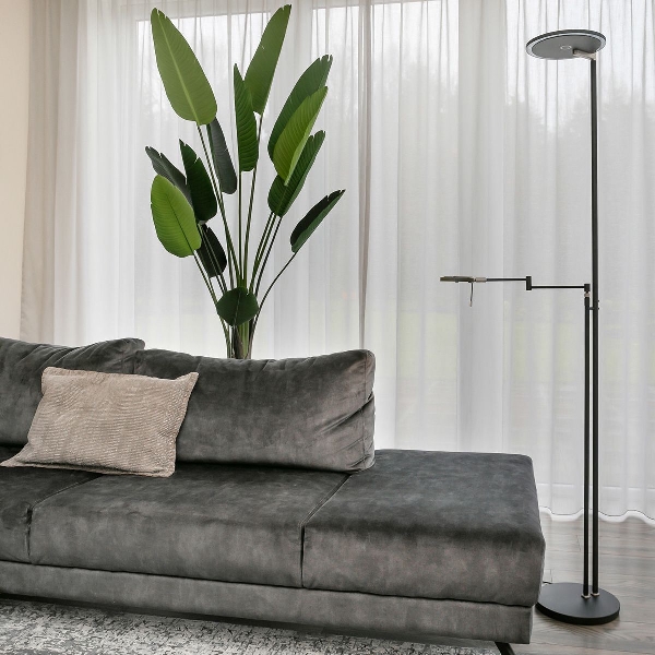 Stehleuchte Turound der Firma Steinhauer