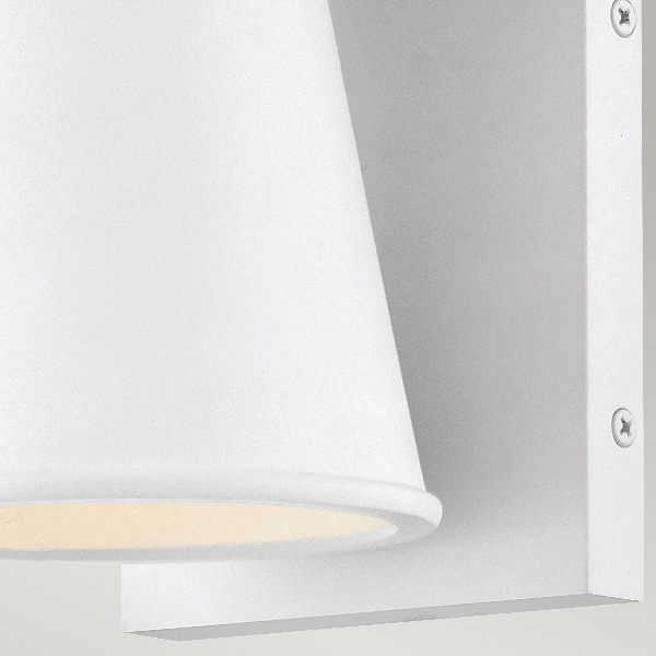 Hinkley Coastal Kleine Wandlaterne der Firma Elstead