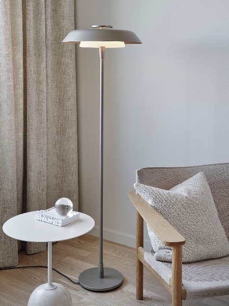 Horisont Stehleuchte der Firma Belid Leuchten