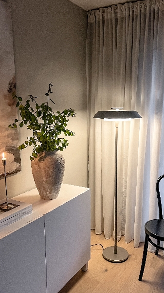 Horisont Stehleuchte der Firma Belid Leuchten