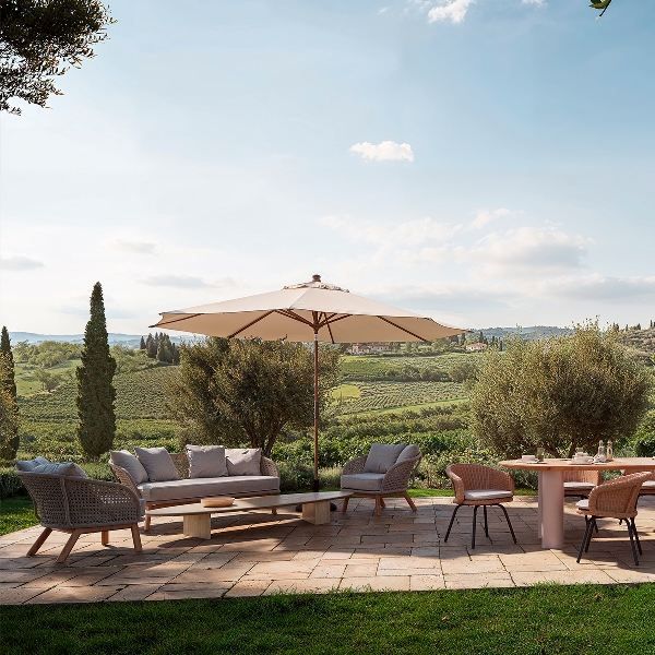 Outdoor Couchtisch Aurore der Firma Eichholtz