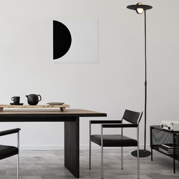 Stehleuchte Zenith der Firma Steinhauer