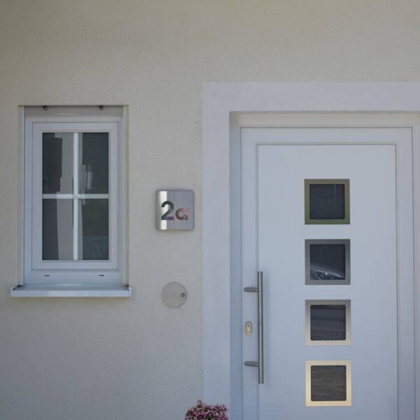 Hausnummer 2-stellig - Edelstahl, mit Spiegelblech der Firma Albert Leuchten