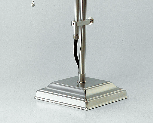 Bankers Lamp Tischleuchte Glas grün der Firma Berliner Messinglampen