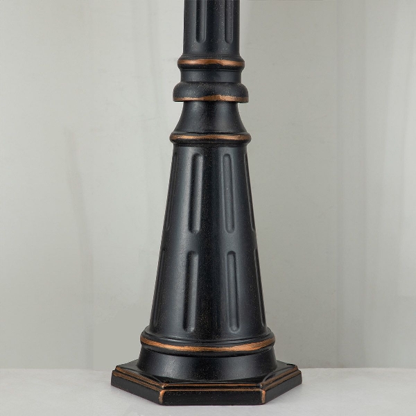 Aussen-Standleuchte Baltimore der Firma Elstead