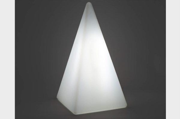 Akkuleuchte Pyramide der Firma EPSTEIN Design Leuchten