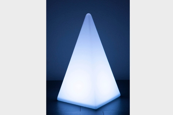 Akkuleuchte Pyramide RGB der Firma EPSTEIN Design Leuchten