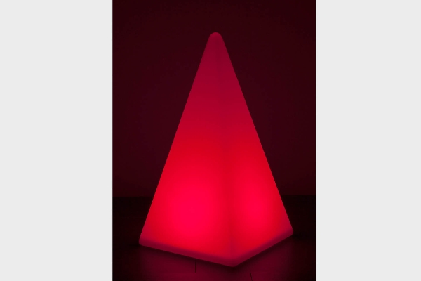 Akkuleuchte Pyramide RGB der Firma EPSTEIN Design Leuchten