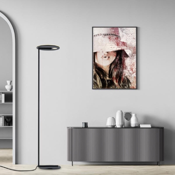 LED-Stehleuchte SOLE der Firma HELL Leuchten