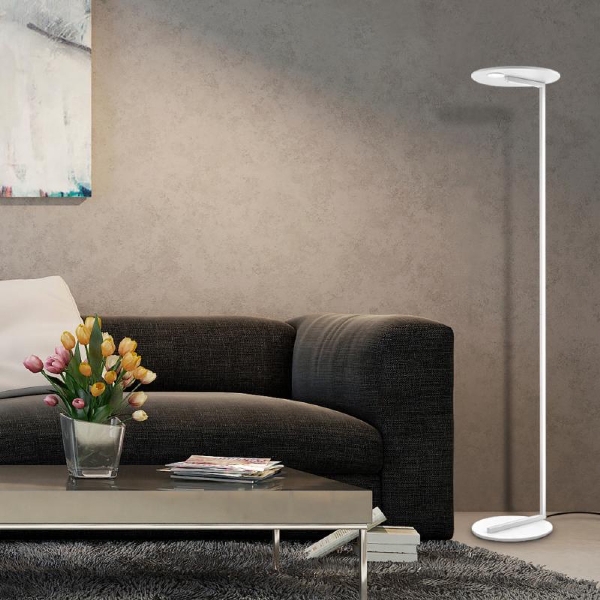 LED-Stehleuchte SOLE der Firma HELL Leuchten